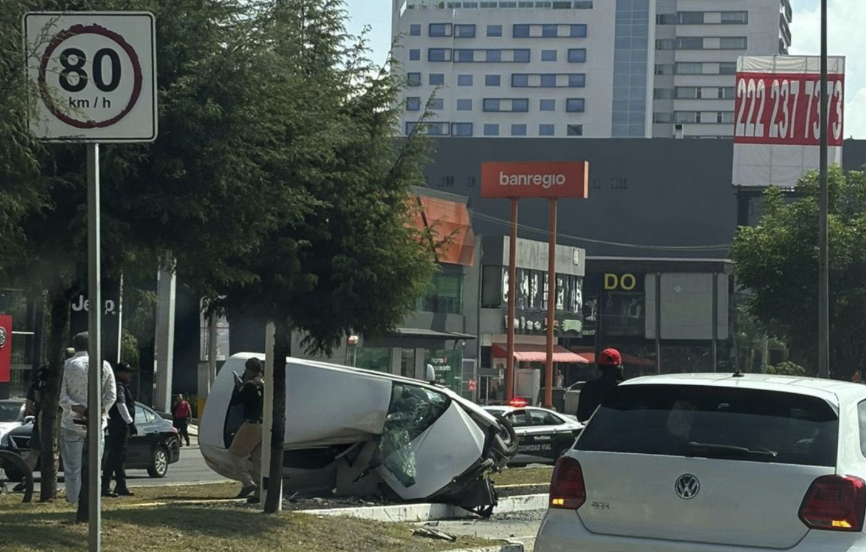 Accidente fatal en la Vía Atlixcáyotl afecta movilidad y seguridad vial en Puebla