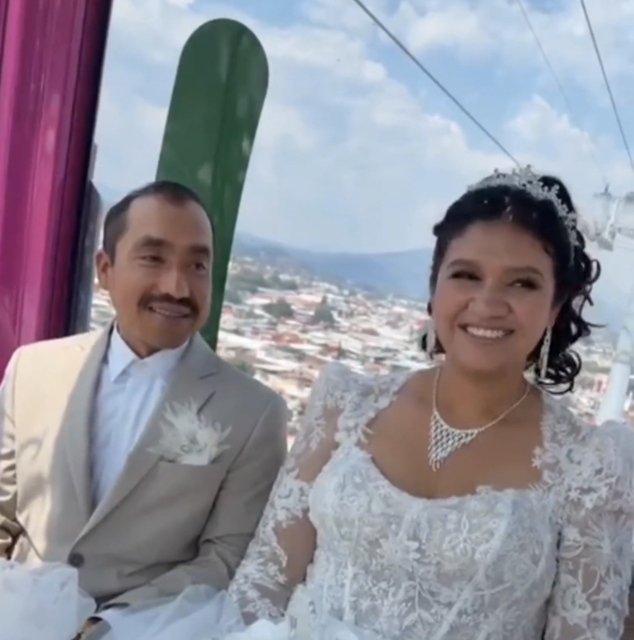 Boda en las alturas: Teleférico de Uruapan inspira nuevas formas de celebrar en Puebla