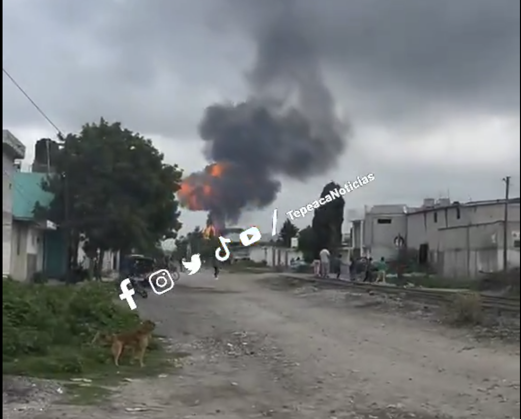 Explosión de pipa en Tepeaca moviliza a cuerpos de emergencia y genera alerta en la comunidad