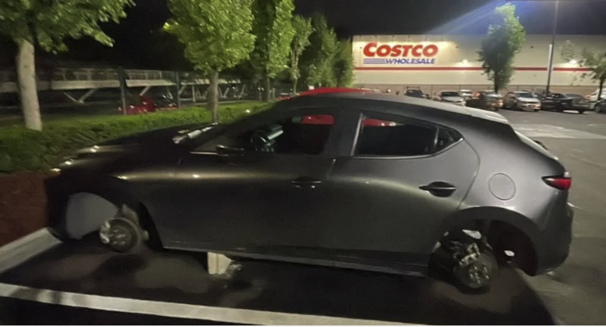 Robo de llantas en estacionamiento de Costco Puebla evidencia retos en seguridad local