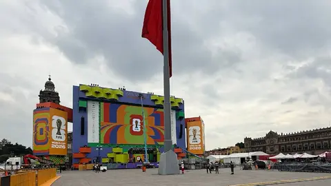 Fan Fest del Mundial 2026 en el Zócalo de CDMX avanza pese a protestas de la CNTE