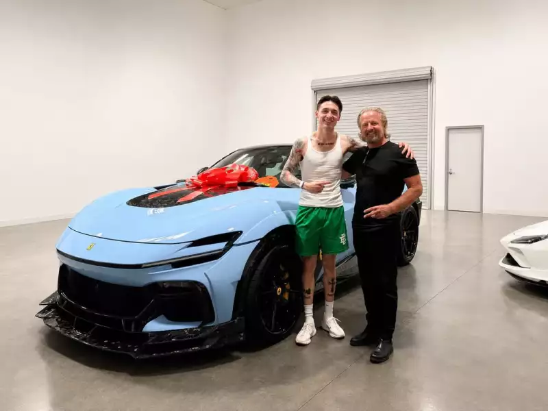 Peso Pluma celebra su cumpleaños con un Ferrari Purosangue de lujo en medio de su reciente ruptura