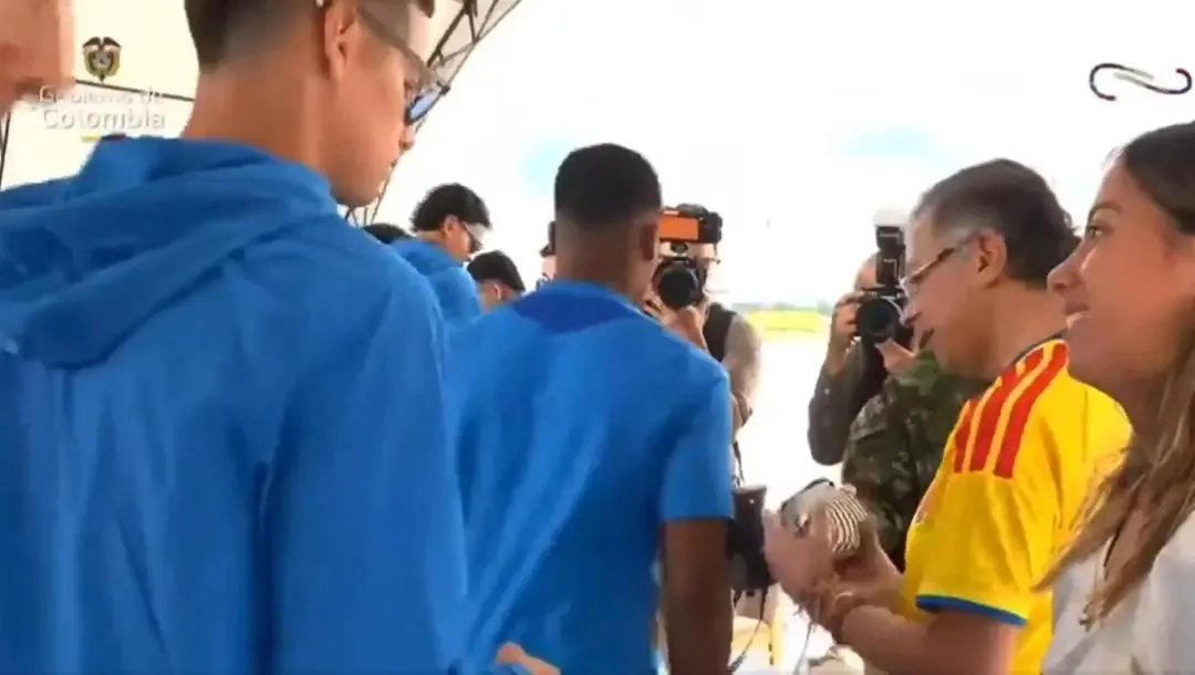 Identidad y controversia en la selección colombiana: el incidente con James Rodríguez y la hija de Petro
