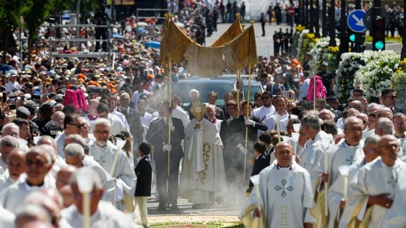 Corpus Christi en Madrid: León XIV reúne a más de un millón de fieles en una tradición renovada